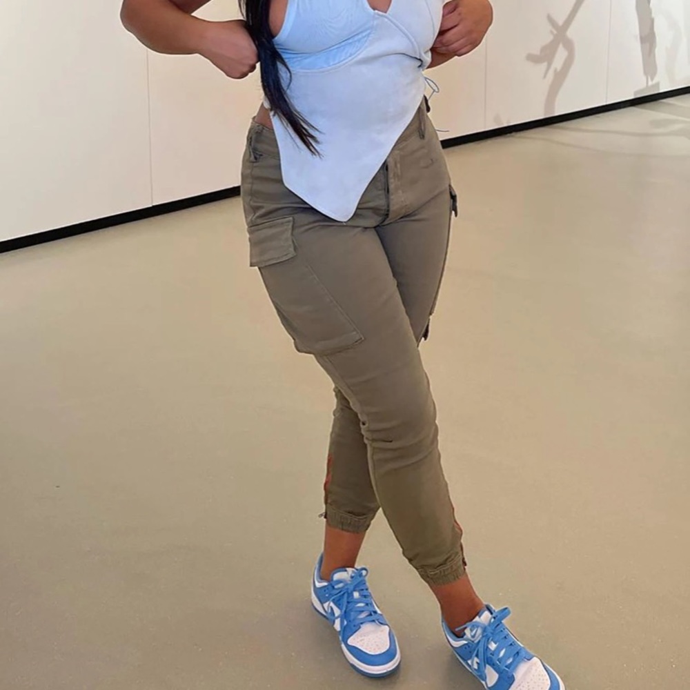 Fashion nova cargo pants size M